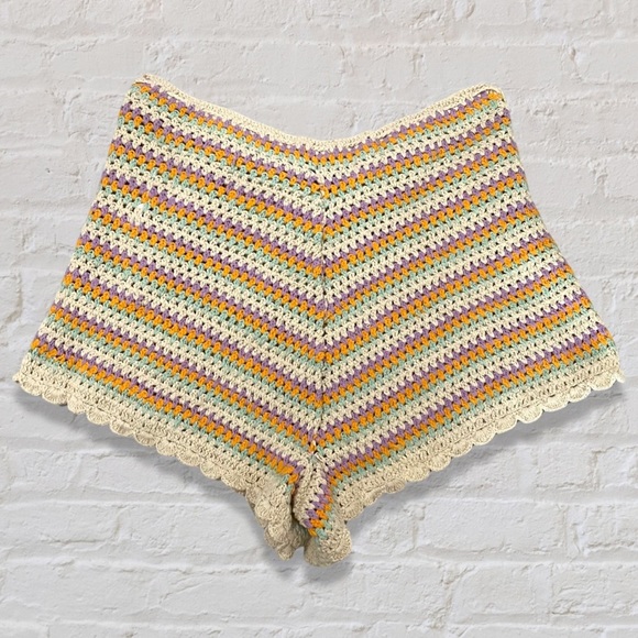 Pull & Bear Crocheted Shorts - Picture 5 of 5